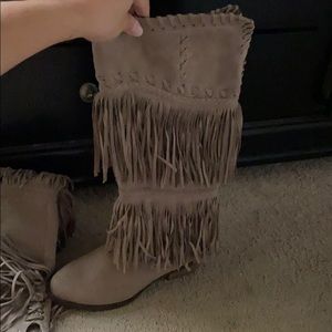 Fringe boots